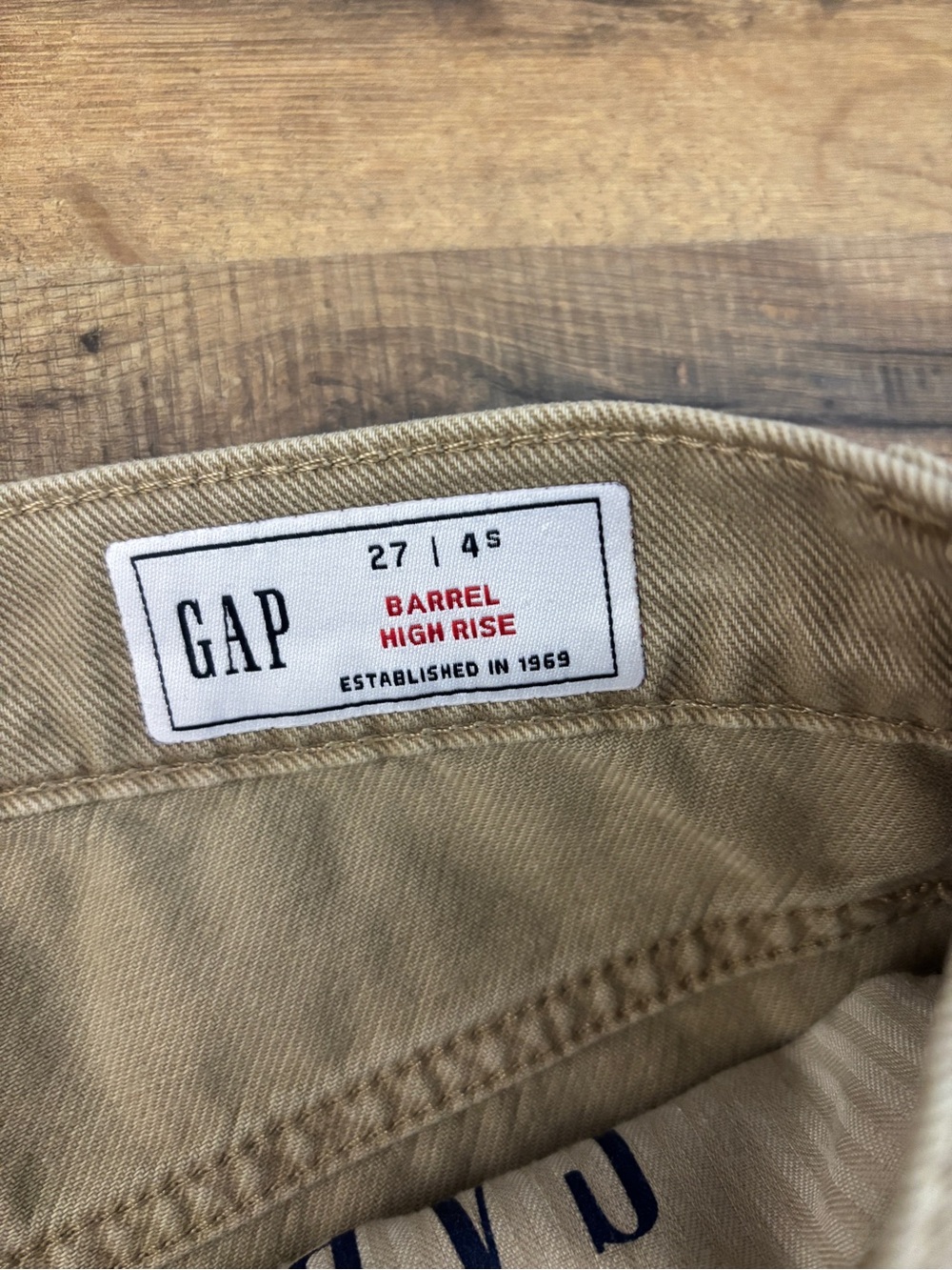 SOLD Gap High Rise Barrel Jeans Tan Khaki Women’s SOLD - Picture 4 of 8